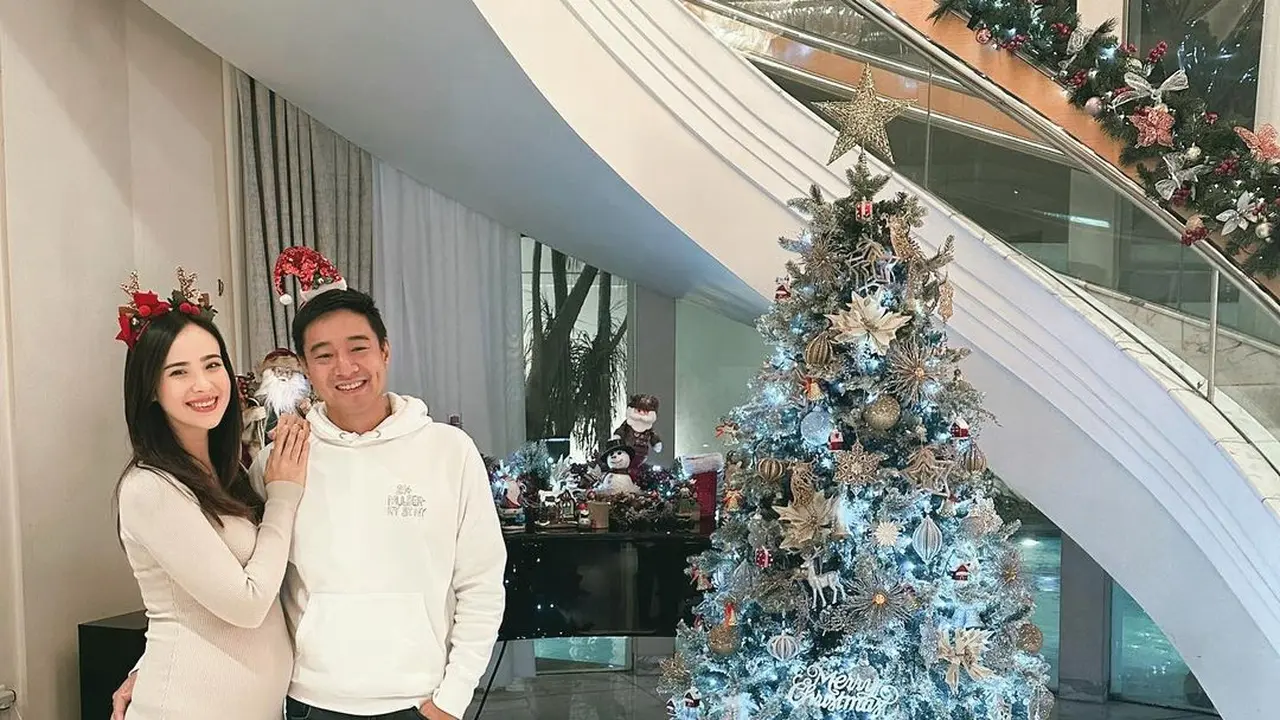 Pamela Bowie umumkan kabar kehamilan anak pertama di momen Natal