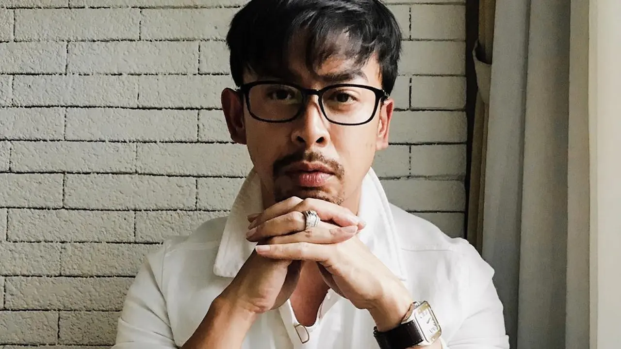 Potret Terbaru Dave Hendrik Juri Idola Cilik (sumber: Instagram/@davehendrik)