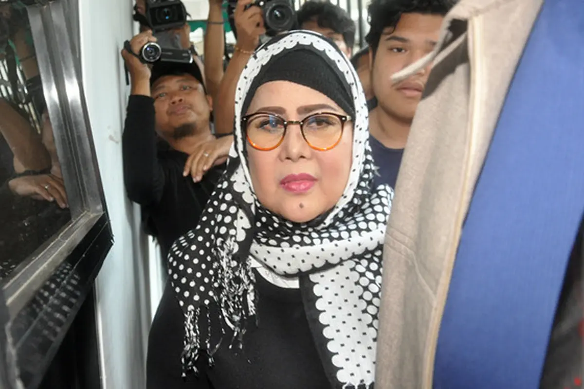 [Bintang] Elvy Sukaesih