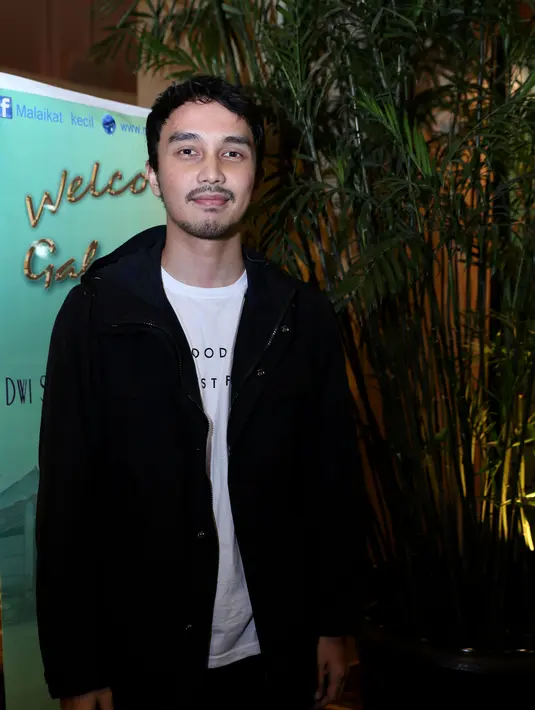 "Udah lewat target, selow aja. Emang gua serius bukan hanya Tika. Tapi itu pendalaman peran," kata Dimas Aditya. (Nurwahyunan/Bintang.com)