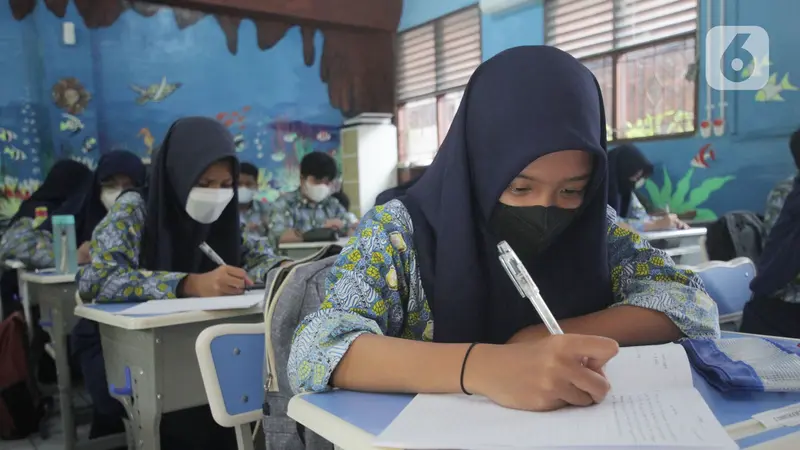 Hari Pertama Sekolah Usai Libur Lebaran