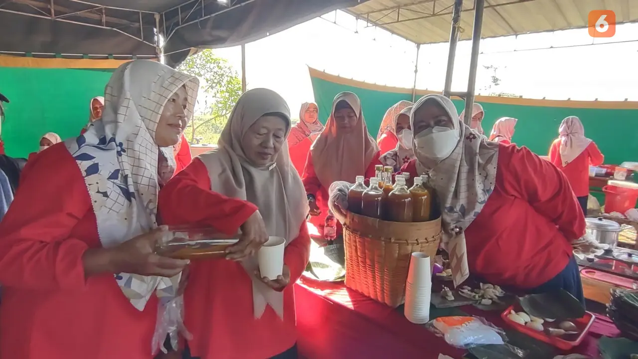 Gowes 12 KM Cara Bupati Sukoharjo Peringari Hari Jamu Nasional
