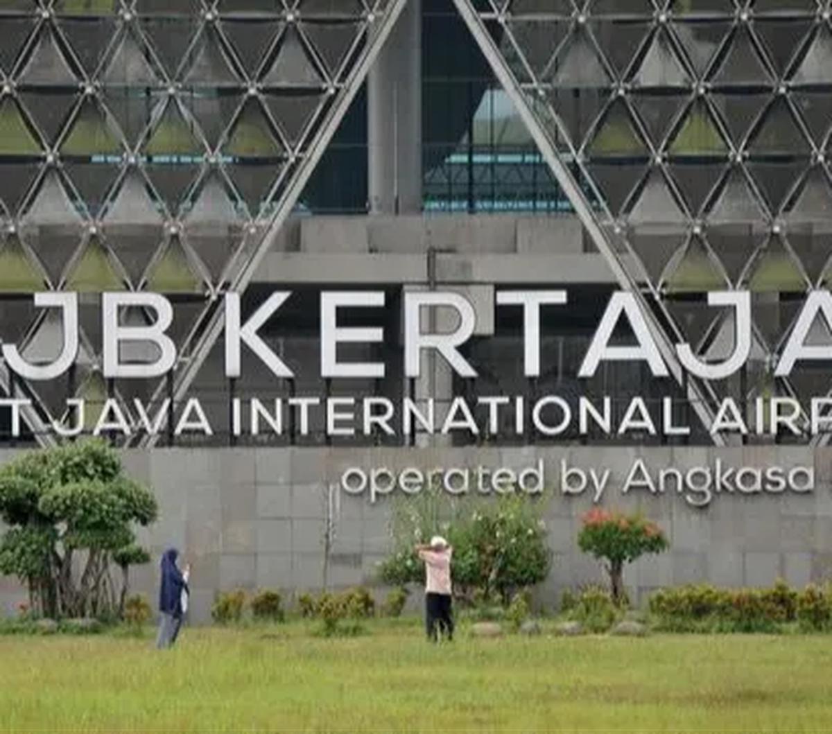 "Pengalihan rute penerbangan berjadwal untuk 7 rute dalam negeri dengan tujuan Medan, Batam, Palembang, Banjarmasin, Balikpapan, Makassar, dan Denpasar siap beroperasi mulai 29 Oktober 2023," terang Putu.