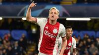 Gelandang Ajax Amsterdam, Donny van de Beek. (AFP/Glyn Kirk)
