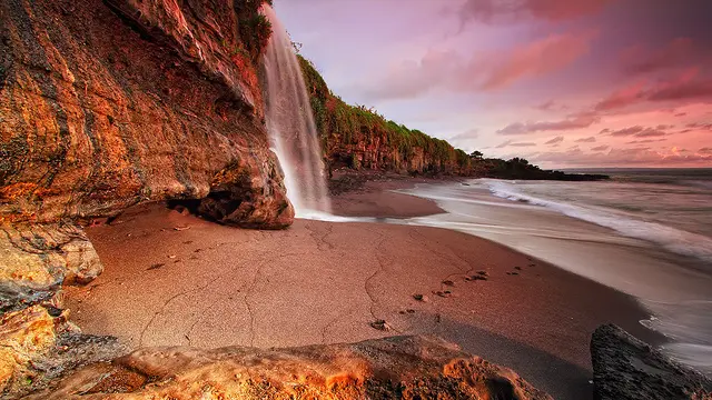 Melihat Pesona Matahari Tenggelam di 5 Pantai Bali