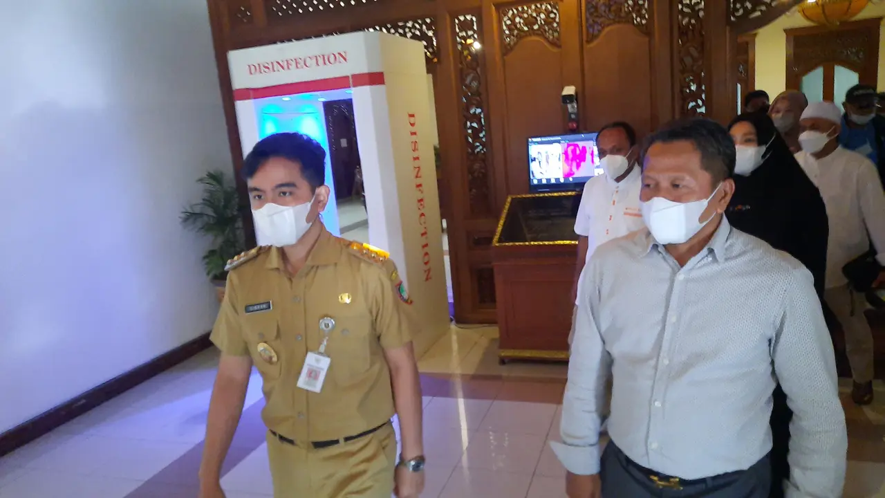 Crazy Rich Grobogan Bertemu Gibran Rakabuming Raka