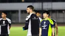 <p>Kiper Timnas Indonesia, Maarten Paes mengikuti sesi latihan bersama skuad Timnas Indonesia di Stadion Madya, Senayan, Jakarta, Minggu (8/9/2024) sore jelang menghadapi Australia pada kualifikasi Piala Dunia 2026, Selasa 10 September 2024. (Bola.com/Abdul Aziz)</p>