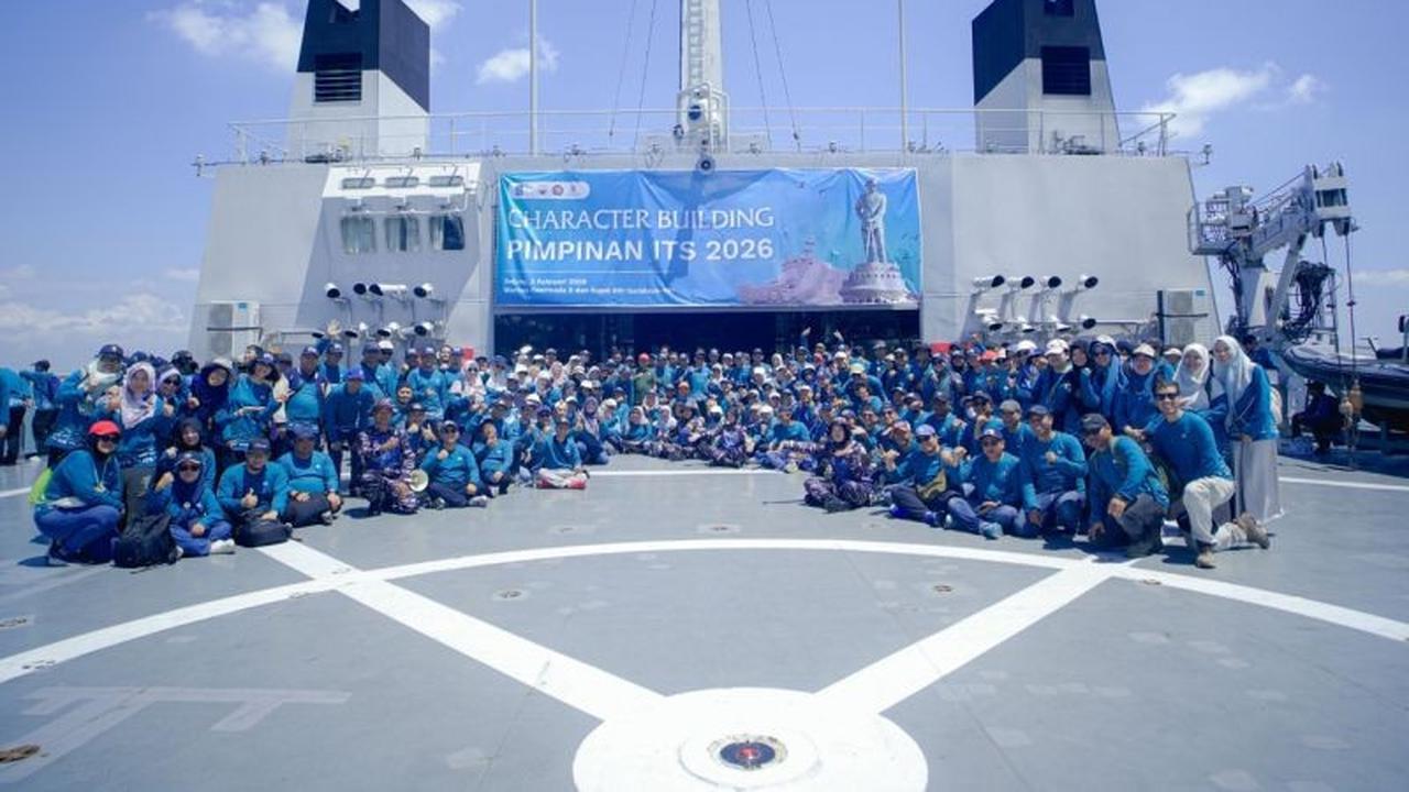 Perkuat Karakter Pimpinan, ITS Gelar Character Building di Kapal Perang TNI AL