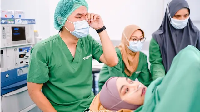 Anisa Rahma Melahirkan Anak Ketiga Perempuan Lagi, Ini 6 Potret Persalinannya