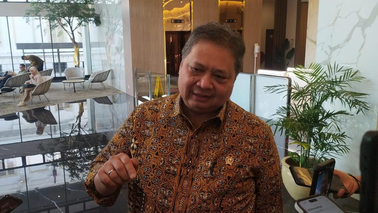Jokowi Tunjuk Airlangga Hartarto Jadi Ad Internim Menteri Ketenagakerjaan