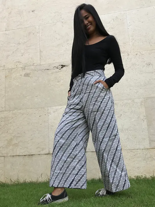 Soal video tersebut muncul anggapan bahwa itu hanya sekedar gimmick untuk mendongkrak popularitas dari film horror yang dibintangi Lia Waode. Memang, video tersebut diambil di lokasi syutingnya. (Instagram/cqawaode)