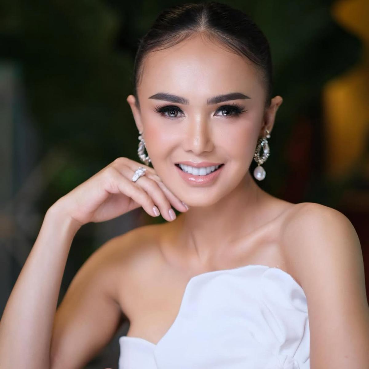 Potret Cantik Yuni Shara yang Awet Muda di Usia 52 Tahun