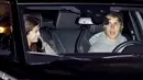 Selena dan Justin pun pergi menggunakan Range Rover dengan pelantun lagu Love Yourself yang berada di belakang kemudi. (BACKGRID/USMagazine)
