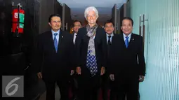 Direktur Pelaksana Dana Moneter Internasional (IMF) Christine Lagarde (tengah) saat mengunjungi DPR RI di Senayan, Jakarta, Selasa (2/9/2015). Kedatangan IMF untuk membahas kerjasama dengan Bank Indonesia. (Liputan6.com/Helmi Afandi)