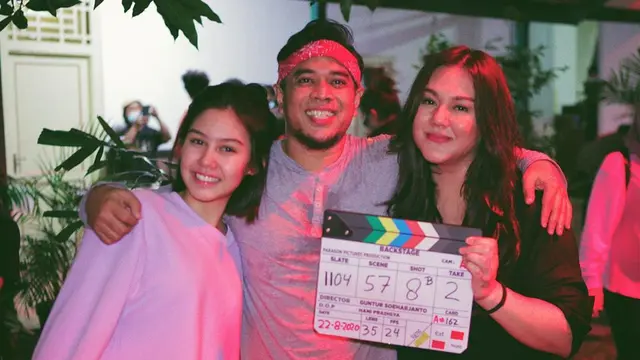 Pertama Kali Main Film Bareng, Ini 6 Potret Sissy Priscillia dan Vanesha saat Syuting