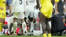 Momen menyayat hati terlihat saat pertandingan Liga Spanyol 2024/2025 antara Real Madrid melawan Villarreal di Santiago Bernabeu, Madrid, Spanyol, Minggu (06/10/2024) dini hari WIB. (AP Photo/Bernat Arnangue)