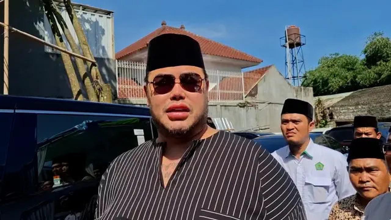 Sebelum Berangkat Haji, Ivan Gunawan Bersyukur Bisa Resmikan Peletakan Batu Pertama Pembangunan Masjid di Pondok Pesantren