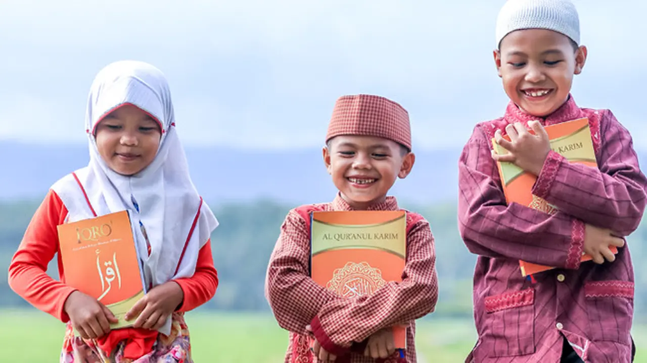 Rumah Zakat Sebar 9.307 Al Quran Saat Ramadan