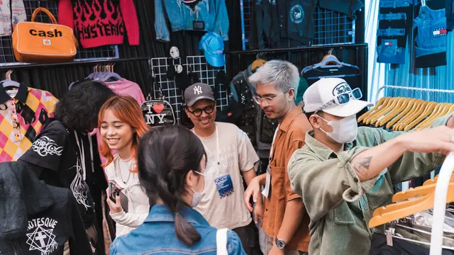 Selebgram Tanah Air, seperti Thariq dan Fuji ramaikan Slow Move Bazaar [istimewa]