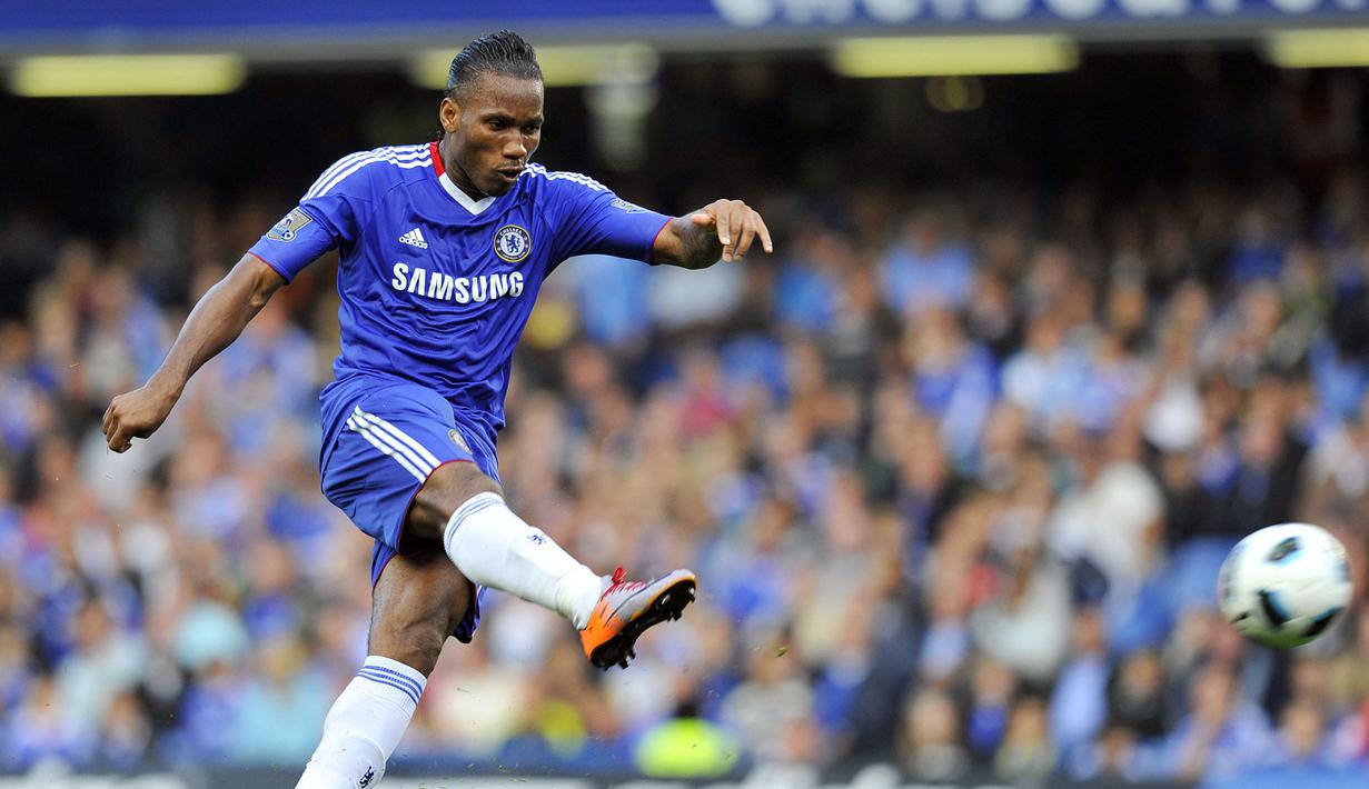Didier Drogba yang telah pensiun pada Desember 2018 bersama klub MLS, Phoenix Rising tercatat pernah membela satu klub di Premier League, yaitu Chelsea yang dibelanya dalam dua periode, 2004/2005 hingga 2011/2012 dan pada musim 2014/2015. Total bermain dalam 254 laga di Premier League, ia mampu mengoleksi 104 gol dan 64 assist, termasuk 3 kali hattrick. Hattrick terakhirnya dicetak ke gawang West Bromwich Albion saat Chelsea menang 6-0 pada laga pekan pembuka Premier League musim 2010/2011 (14/8/2010). (AFP/Glyn Kirk)