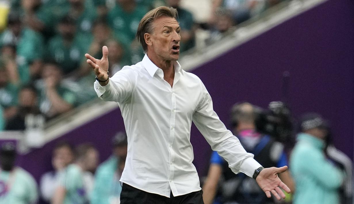 Kini, Renard mampu mencatatkan sejarah baru untuk Arab Saudi. Pria berwajah mirip tokoh di serial Game of Thrones, Jaime Lannister itu untuk pertama kalinya berhasil mengalahkan Argentina. Ia benar-benar menjadi 'Kingslayer' -julukan Jaime Lannister- Lionel Messi dan kolega. (AP/Natacha Pisarenko)