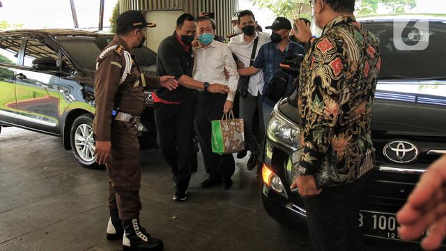 Surya Darmadi Tiba di Kejagung