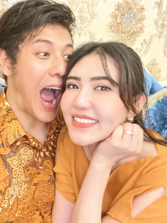 Via Vallen dan Chevra Papinka