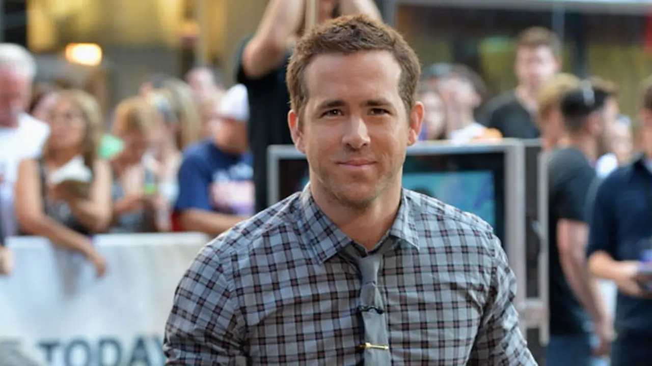 ryan-reynolds-131020b.jpg