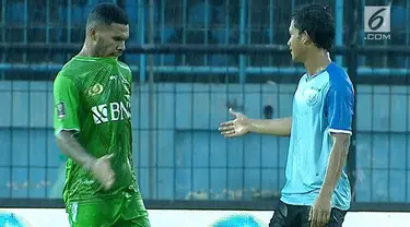 Bhayangkara FC terpaksa harus bermain imbang dengan Persela Lamongan. Kedua tim berbagi satu gol di Stadion Kanjuruhan, Malang.