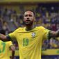 Brasil jadi negara keempat yang lolos ke putaran final Piala Dunia 2022 menyusul Denmark, Jerman, dan tuan rumah Qatar. Hal tersebut tak lepas peran Neymar Jr sebagai striker andalan Selecao. Penyerang PSG tersebut diketahui saat ini memiliki nilai pasar sebesar Rp1,4 Triliun. (AFP/Nelson Almeida)
