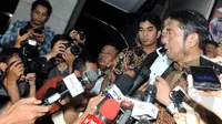 Haji Lulung memberikan keterangan pers usai menjalani pemeriksaan di Bareskrim Mabes Polri, Jakarta, Kamis (30/04/2015). Haji Lulung diperiksa sebagai saksi kasus dugaan tindak pidana korupsi pengadaan UPS. (Liputan6.com/Andrian M Tunay)