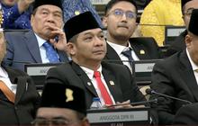VIDEO: Momen Pasha Ungu Dekati Jokowi, Sempat Bisik-Bisik ke Asisten Ajudan di DPR