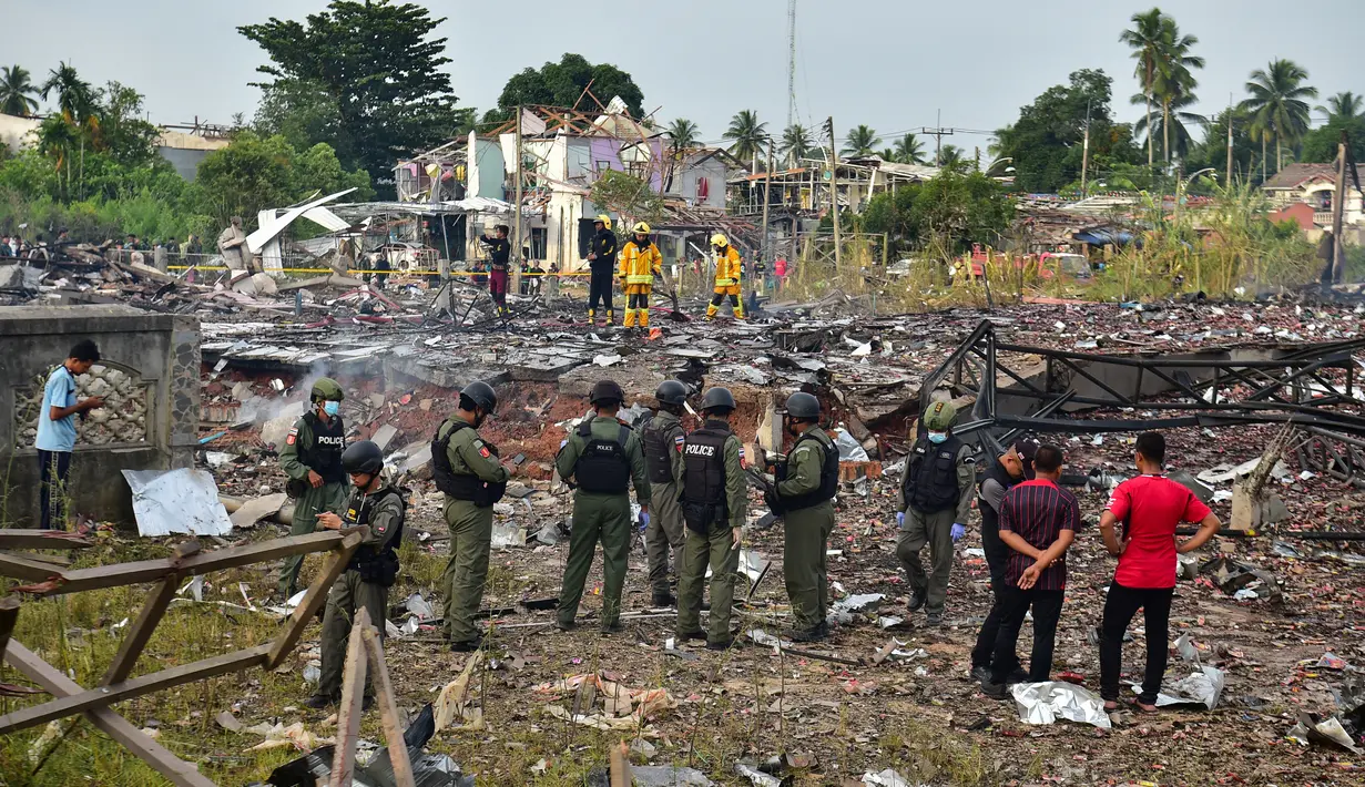Ledakan tersebut menghancurkan area yang cukup luas di sekitar gudang menyebabkan kerusakan dalam radius sekitar 500 meter (1.640 kaki). (Madare TOHLALA / AFP)