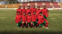 Langkah Timnas Putri Indonesia U-15 semakin sulit setelah menelan kekalahan 1-2 dari Singapura pada laga kedua Grup B di KM 16 Stadium, Vientiane, Laos, Kamis (11/5/2017). (PSSI) 