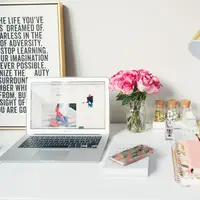 ilustrasi meja kerja/Photo by Arnel Hasanovic on Unsplash