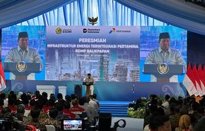 Presiden Prabowo Subianto meresmikan megaproyek RDMP Balikpapan di Balikpapan, Kalimantan Timur, Selasa (12/1/2025). (Liputan6.com/Nanda)