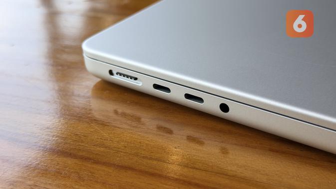 Port Thunderbolt 5 dan MagSafe 3. (Liputan6.com/ Yuslianson)