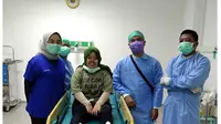 Sebut Kaki Diinjak Sapi, Ini 5 Potret Terbaru Kekeyi Jalani Perawatan di Rumah Sakit (sumber: Instagram.com/rahmawatikekeyiputricantikka23)