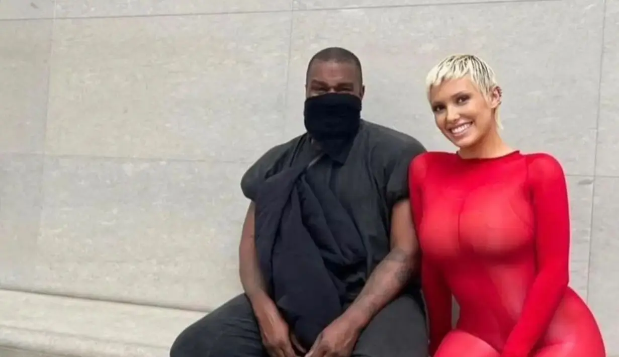 <p>Bianca Censori dan Kanye West dok. Instagram @bianca.censori_official/https://www.instagram.com/p/Ct5Yp3xIAG1//Winda Syifa Sahira)</p>