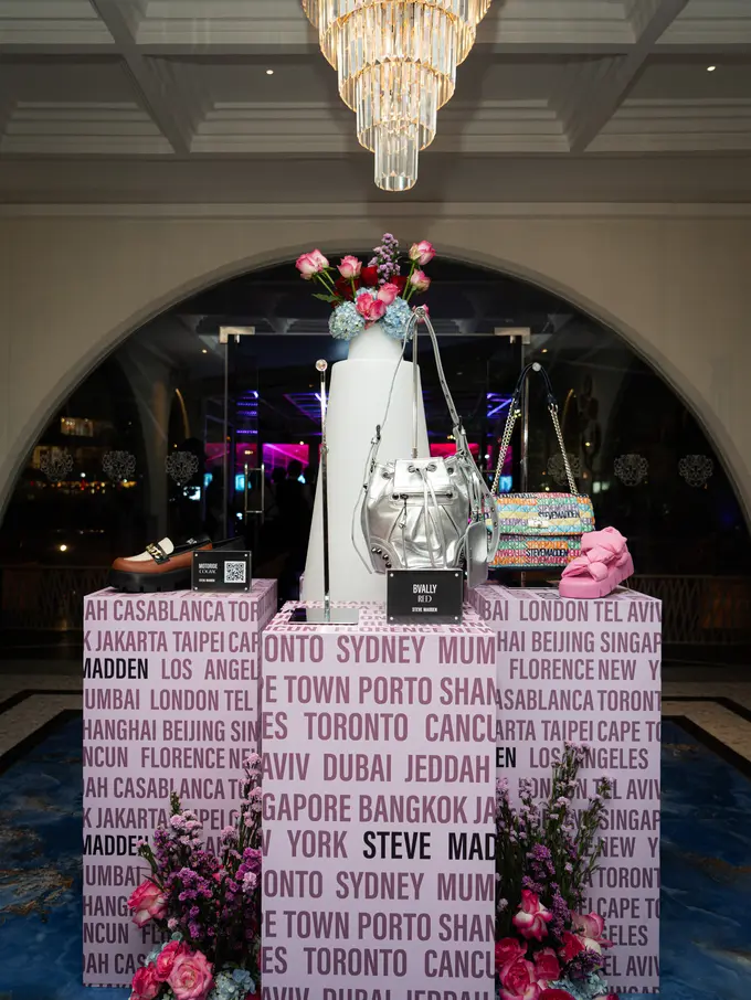 Gaya Elegan dan Penuh Inovasi Khas Party People dari Steve Madden Fall 2023
