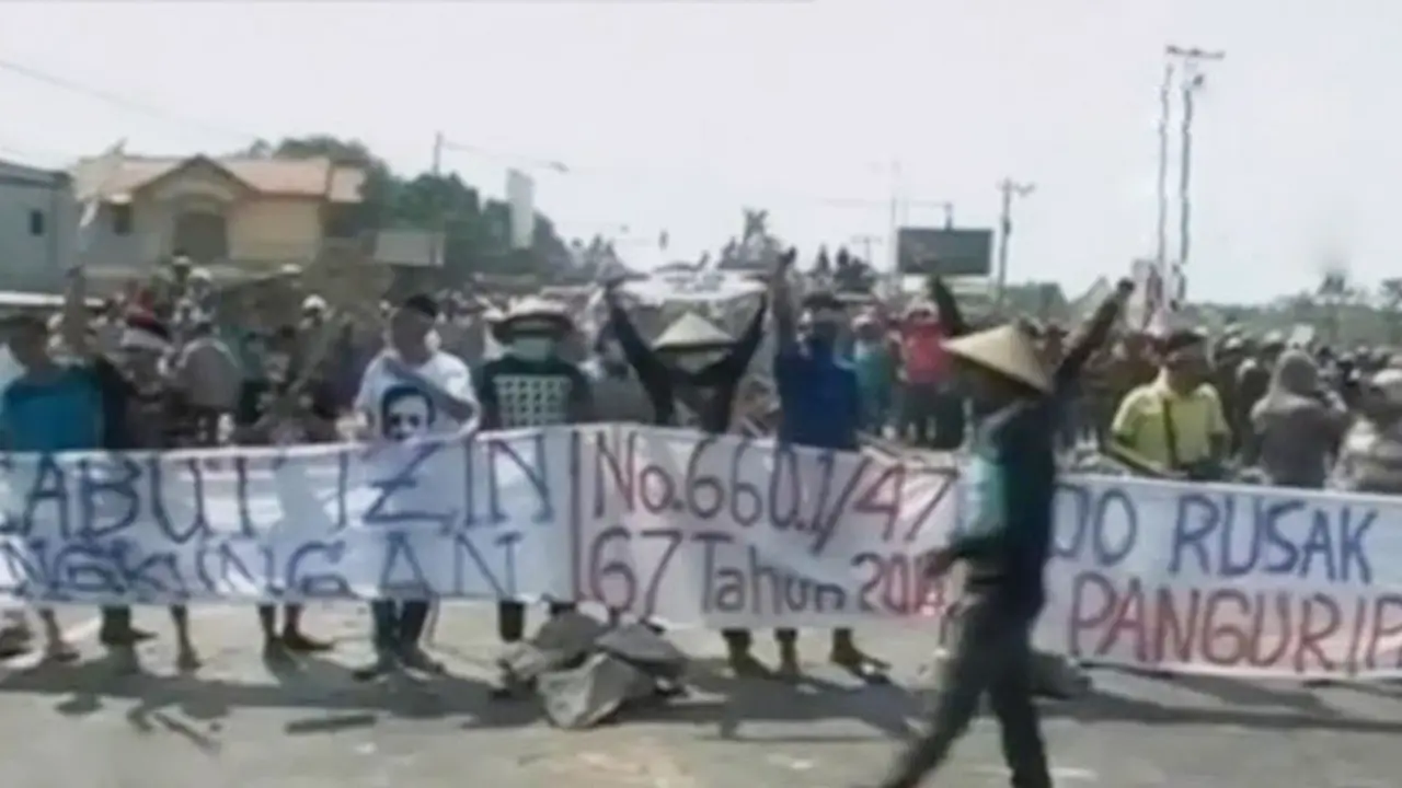 Unjuk Rasa Tolak Pabrik Semen di Pati, Jalur Pantura Lumpuh Total