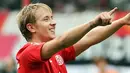 Gelandang muda Mainz Lewis Holtby ketika merayakan salah satu gol kemenangan 4-2 dari Hoffenheim di Stadion am Bruchweg pada 2 Oktober 2010. AFP PHOTO/DANIEL ROLAND