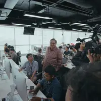 Menko Perekonomian Airlangga Hartarto Dorong Pemanfaatan AI di Vidio melalui Program Magang Nasional. Dok. Vidio/EMTEK