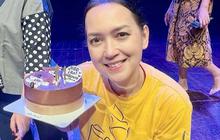 Cantik & Awet Muda, Potret Ultah Ira Wibowo ke-57 Curi Perhatian - Dapat Kejutan Manis di Atas Panggung