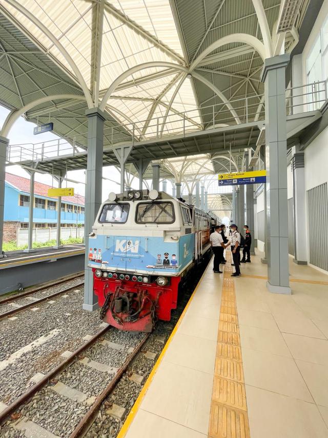 PT Kereta Api Indonesia (Persero) akan kembali mengoperasikan jalur KA Cibatu-Garut. Jalur ini digunakan terakhir pada 1983 lalu. (Dok KAI)