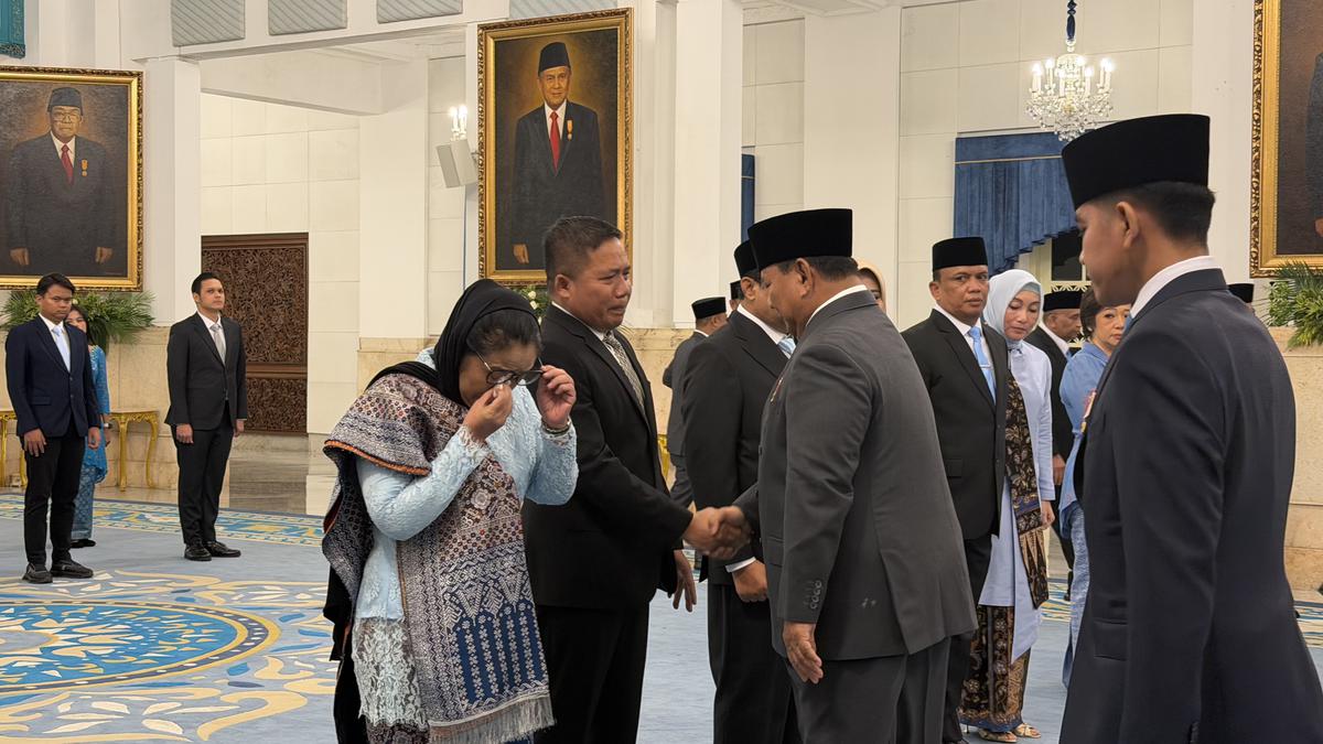 Presiden Prabowo Lantik 3 Pimpinan Badan Gizi Nasional yang Baru, Ini Daftarnya