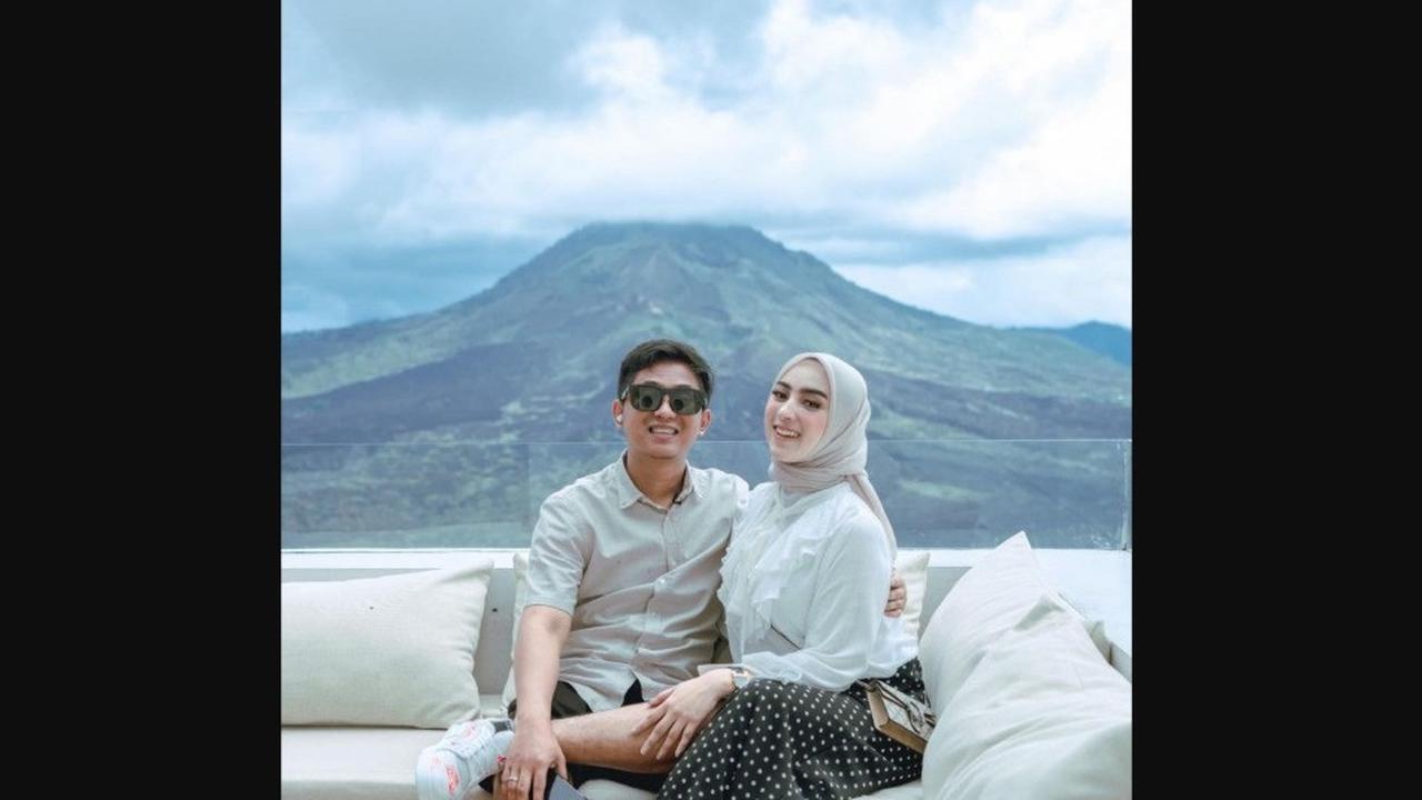 Doni Salmanan bersama sang istri Dinan Nurfajrina