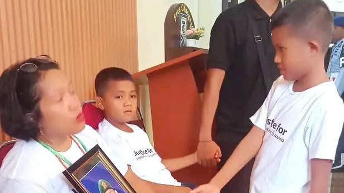 Sambil Menangis, Ibu Prada Lucky Luapkan Amarah ke Pembunuh Anaknya: Kamu Harus Dipecat