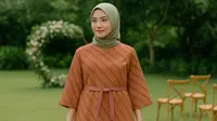 10 Model Batik untuk Kondangan Outdoor Kekinian di 2025, Modis Enggak Bikin Gerah