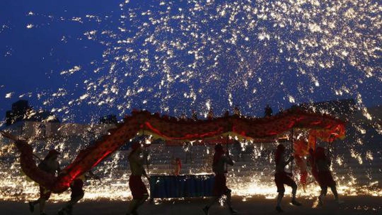 Tarian Naga Api semarakkan Tahun Baru Imlek di Beijing